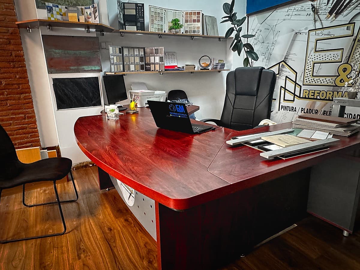 Interior de local comercial reformado